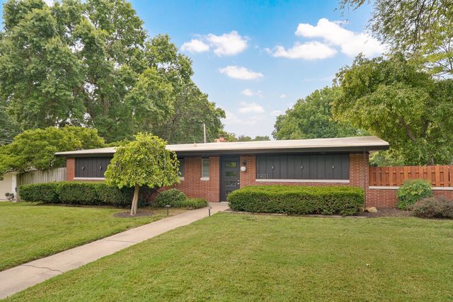 1901 S Cedarbrook Avenue, Springfield, MO 65804