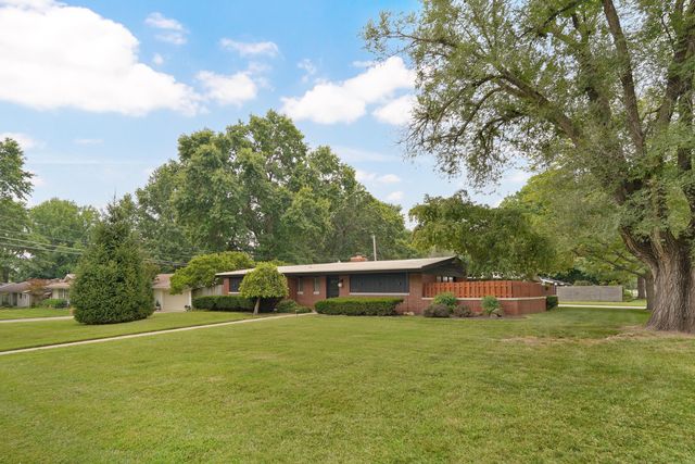 1901 S Cedarbrook Avenue, Springfield, MO 65804