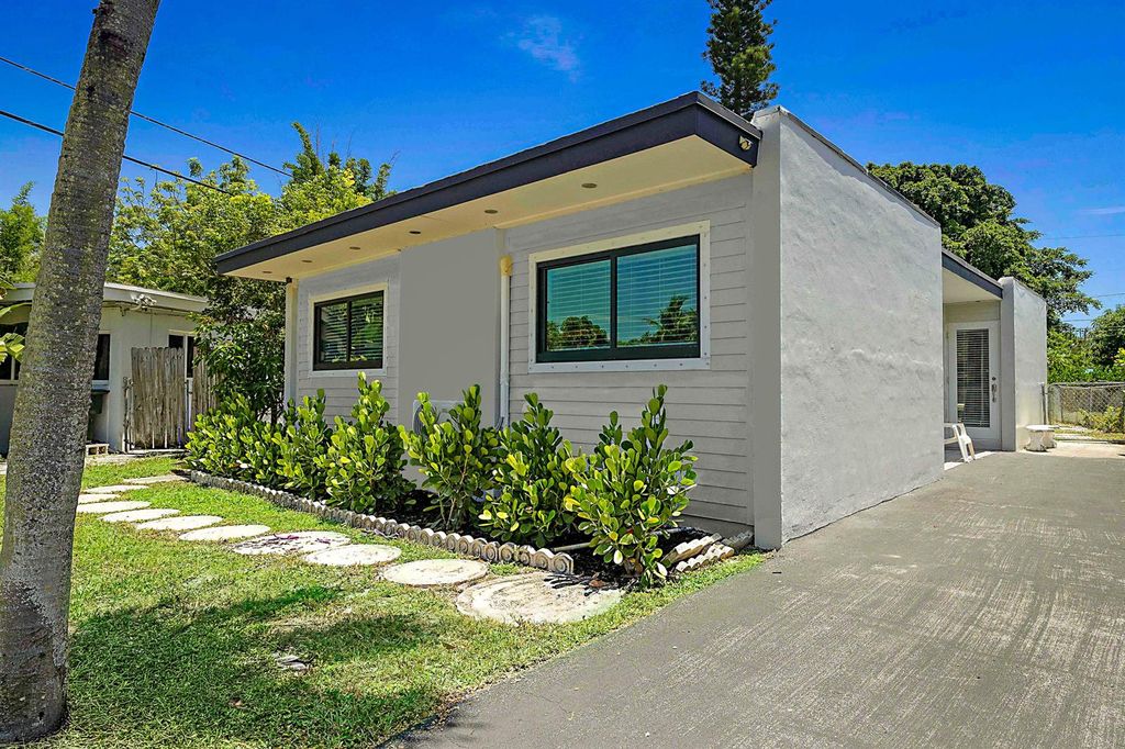 354 Manchester Street, Boca Raton, FL 33487