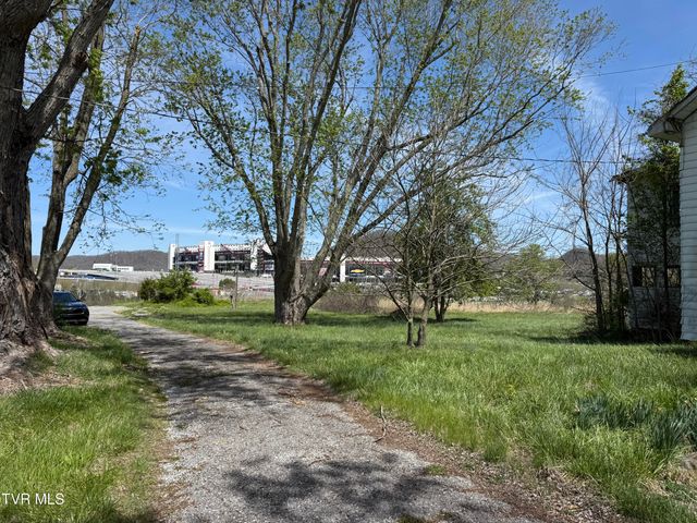 191 White Top Road, Bluff City, TN 37618