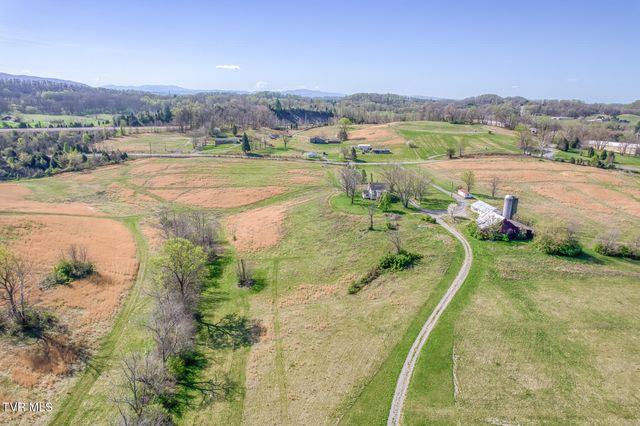 191 White Top Road, Bluff City, TN 37618