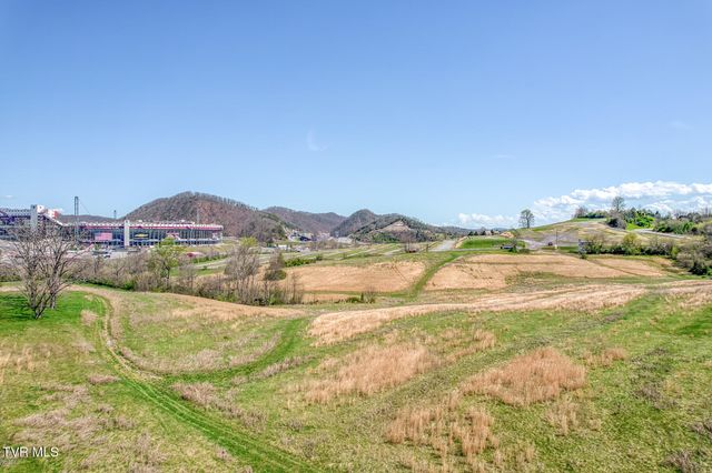 191 White Top Road, Bluff City, TN 37618