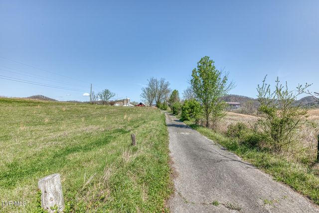 191 White Top Road, Bluff City, TN 37618