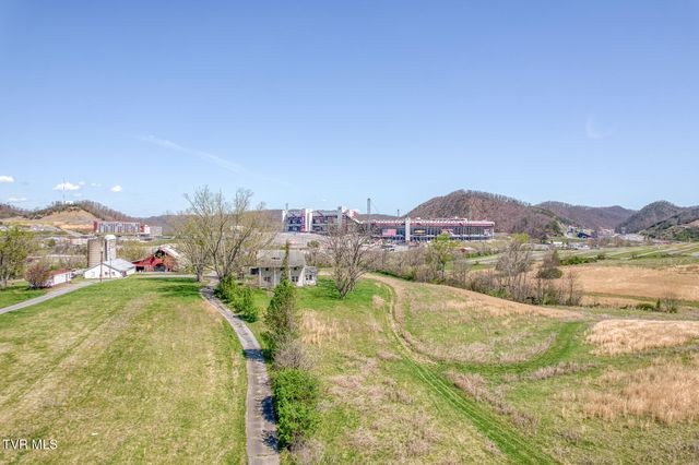 191 White Top Road, Bluff City, TN 37618