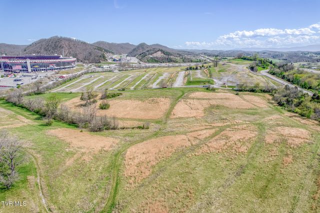 191 White Top Road, Bluff City, TN 37618