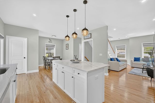 4 Jackson Rd 4, Chelmsford, MA 01863