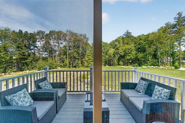4 Jackson Rd 4, Chelmsford, MA 01863
