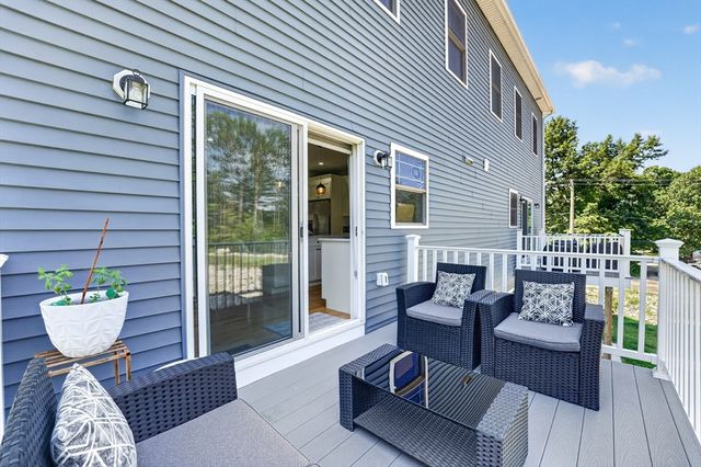 4 Jackson Rd 4, Chelmsford, MA 01863