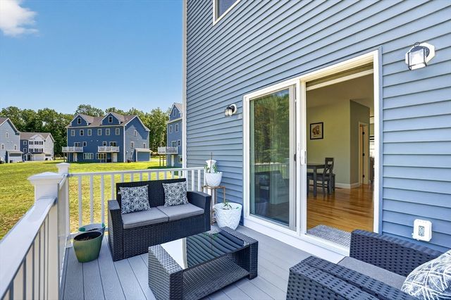 4 Jackson Rd 4, Chelmsford, MA 01863