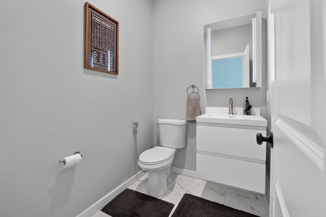 4 Jackson Rd 4, Chelmsford, MA 01863