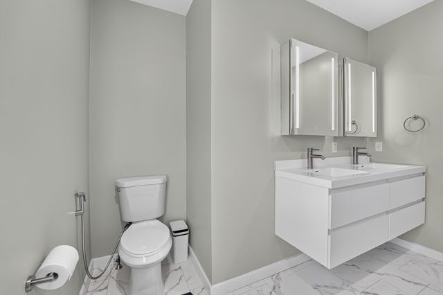 4 Jackson Rd 4, Chelmsford, MA 01863