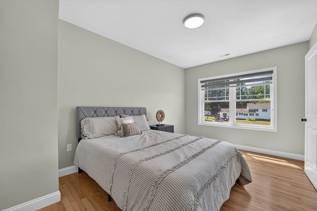 4 Jackson Rd 4, Chelmsford, MA 01863