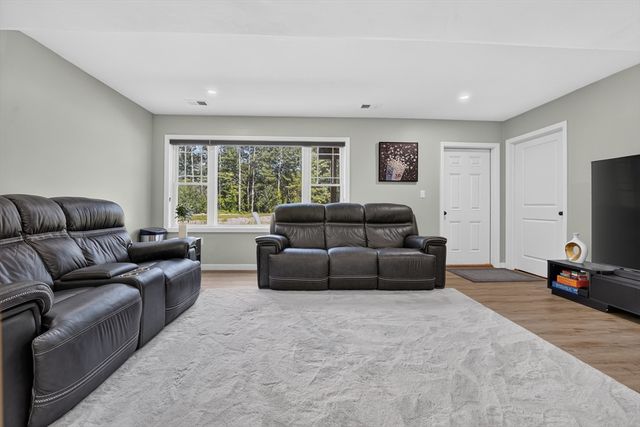4 Jackson Rd 4, Chelmsford, MA 01863