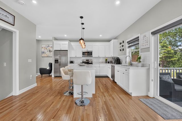 4 Jackson Rd 4, Chelmsford, MA 01863