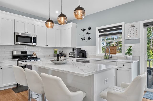 4 Jackson Rd 4, Chelmsford, MA 01863
