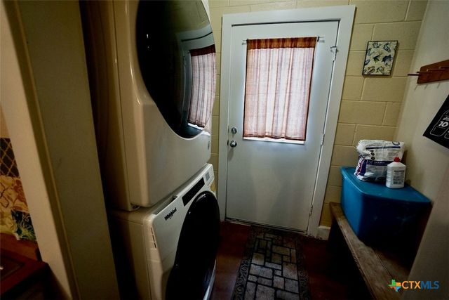 89 A-B Bayview Street, Port O'connor, TX 77982