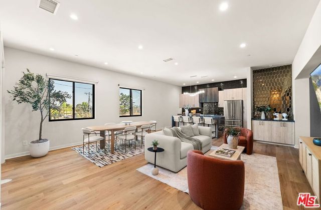 752 W 19th Street B, Costa Mesa, CA 92627