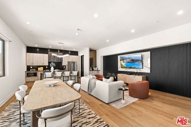 752 W 19th Street B, Costa Mesa, CA 92627