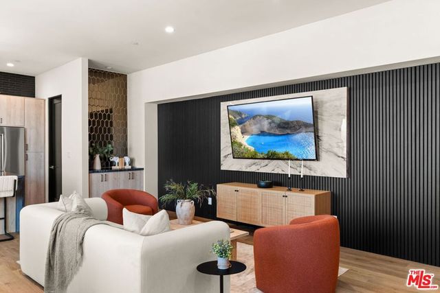 752 W 19th Street B, Costa Mesa, CA 92627