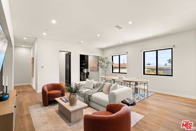 752 W 19th Street B, Costa Mesa, CA 92627