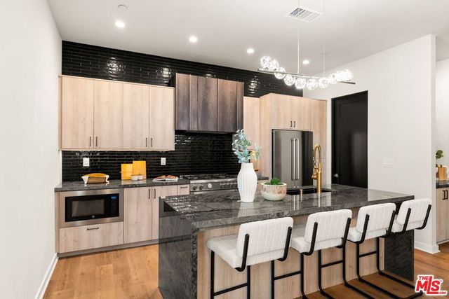 752 W 19th Street B, Costa Mesa, CA 92627