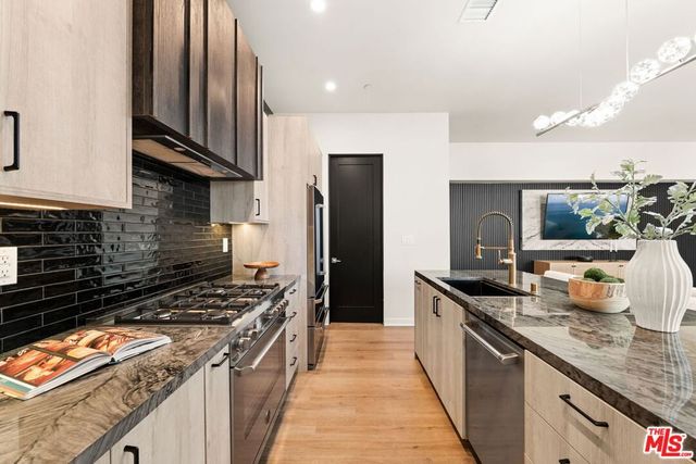 752 W 19th Street B, Costa Mesa, CA 92627