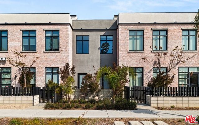 752 W 19th Street B, Costa Mesa, CA 92627