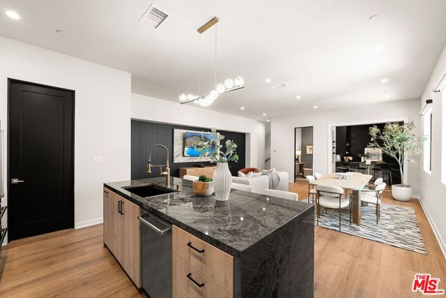 752 W 19th Street B, Costa Mesa, CA 92627