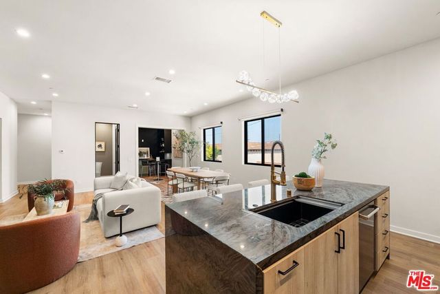 752 W 19th Street B, Costa Mesa, CA 92627