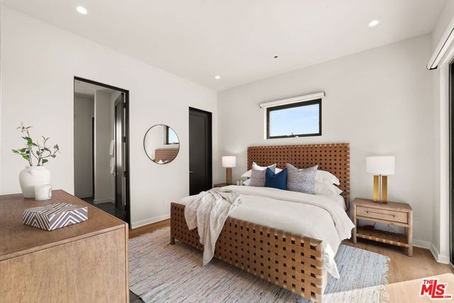 752 W 19th Street B, Costa Mesa, CA 92627