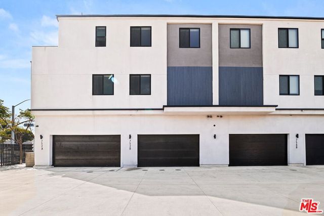 752 W 19th Street B, Costa Mesa, CA 92627