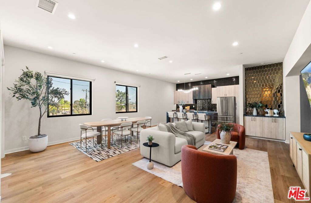 752 W 19th Street B, Costa Mesa, CA 92627