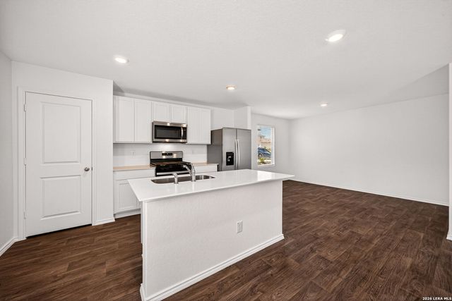 1616 House Finch Dr, San Antonio, TX 78253