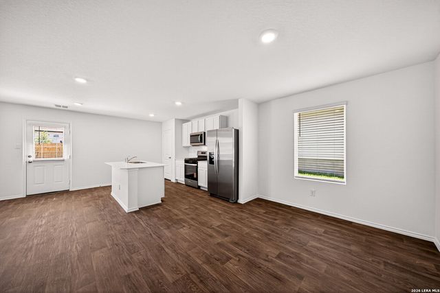 1616 House Finch Dr, San Antonio, TX 78253
