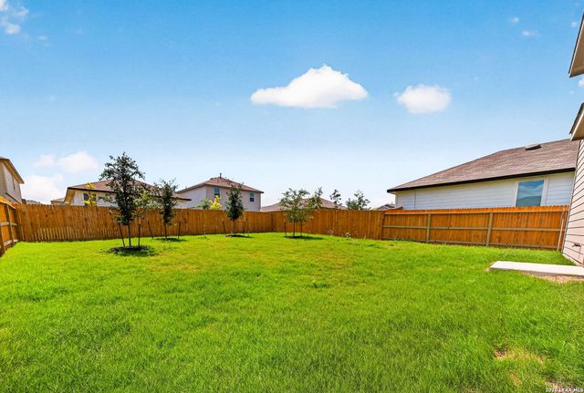 1616 House Finch Dr, San Antonio, TX 78253