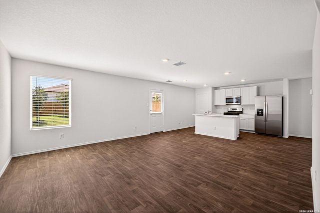 1616 House Finch Dr, San Antonio, TX 78253