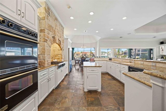 12336 White Oak Point, Conroe, TX 77304