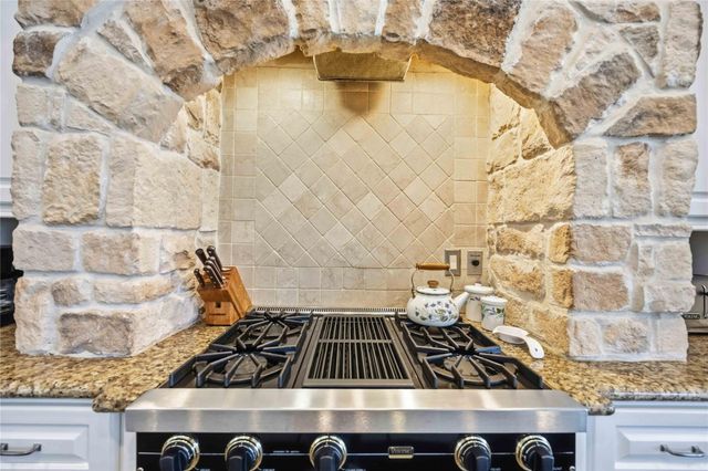 12336 White Oak Point, Conroe, TX 77304