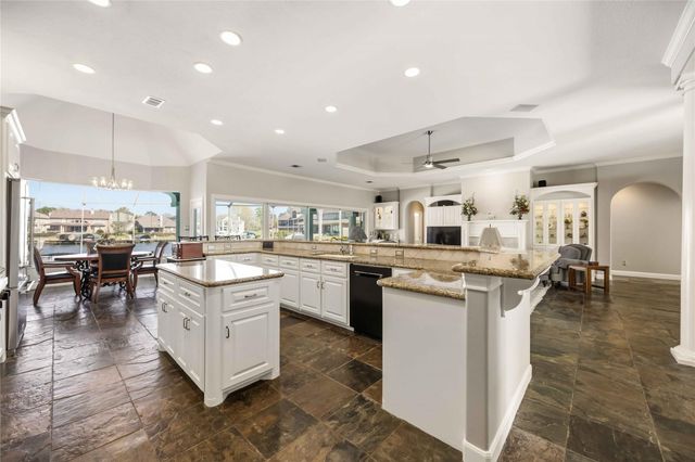 12336 White Oak Point, Conroe, TX 77304