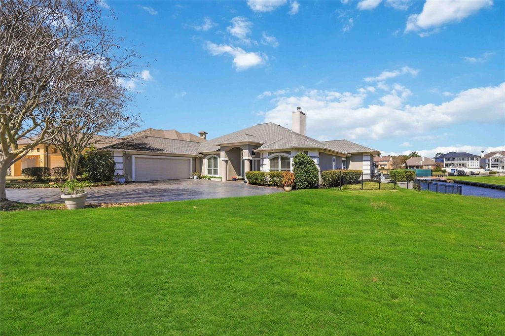 12336 White Oak Point, Conroe, TX 77304