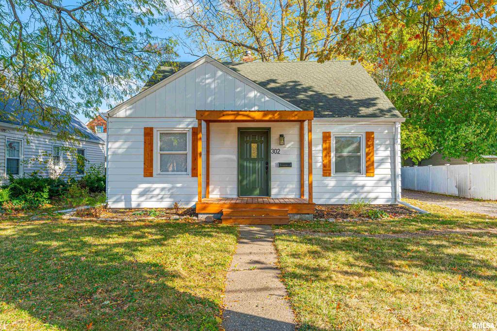 302 N STERLING Avenue, West Peoria, IL 61604
