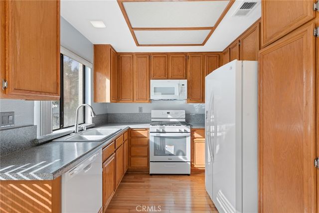 2615 Plaza Del Amo 606, Torrance, CA 90503