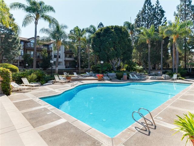 2615 Plaza Del Amo 606, Torrance, CA 90503