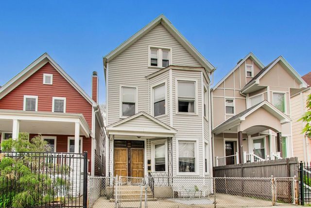 2955 N Gresham Avenue, Chicago, IL 60618