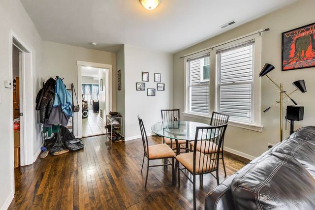 2955 N Gresham Avenue, Chicago, IL 60618