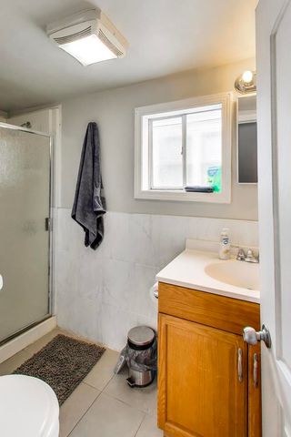 2955 N Gresham Avenue, Chicago, IL 60618
