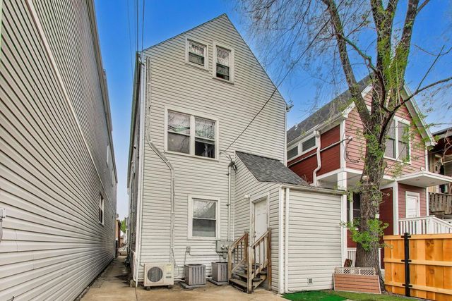 2955 N Gresham Avenue, Chicago, IL 60618