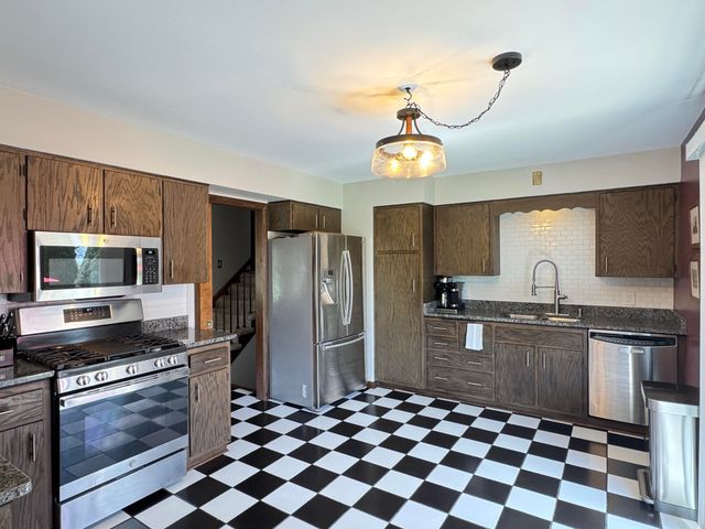 1148 Tamarack Place, Munster, IN 46321