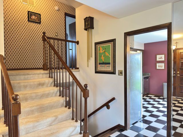 1148 Tamarack Place, Munster, IN 46321