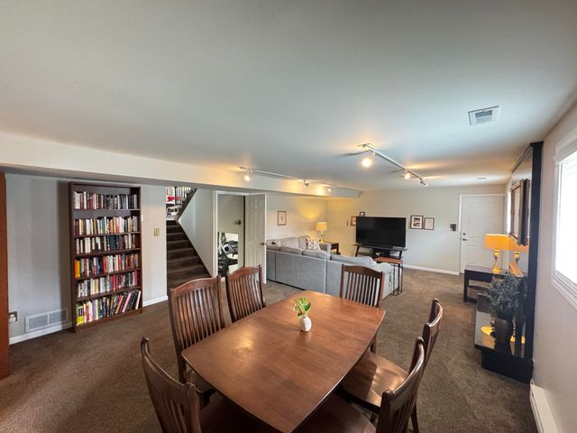 1148 Tamarack Place, Munster, IN 46321